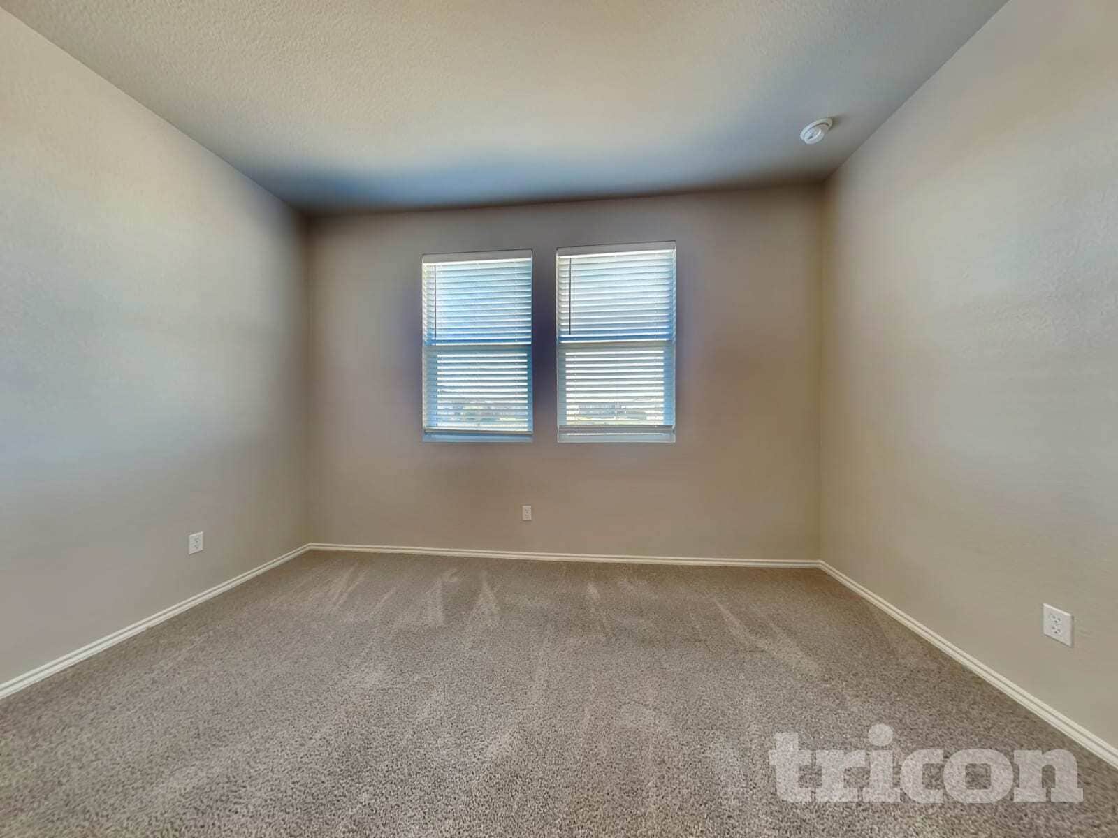 Building Photo - 5124 Saddle Clb Dr