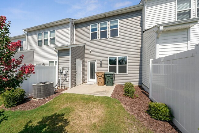 Building Photo - 171 Liam St
