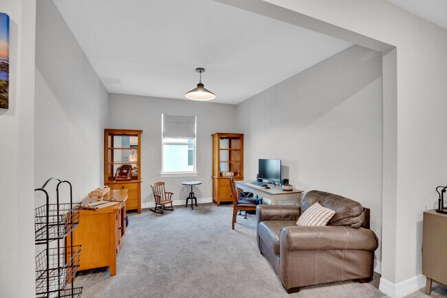 Building Photo - 10281 SW Captiva Dr