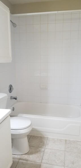 Building Photo - 903 Polished Stone Cv