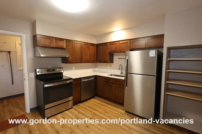 Building Photo - SE Flavel St - Woodstock 3 bedroom home with single car garage