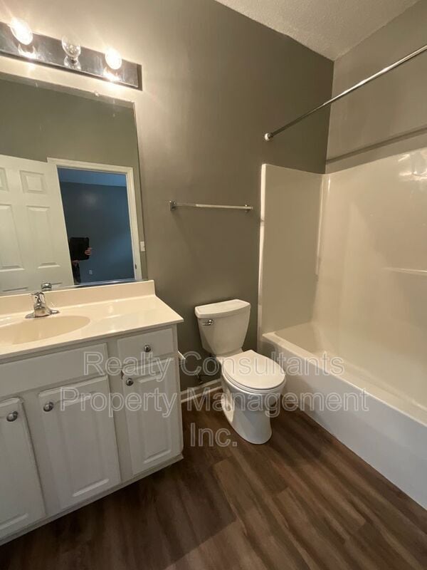 Building Photo - 812 Brittany Way