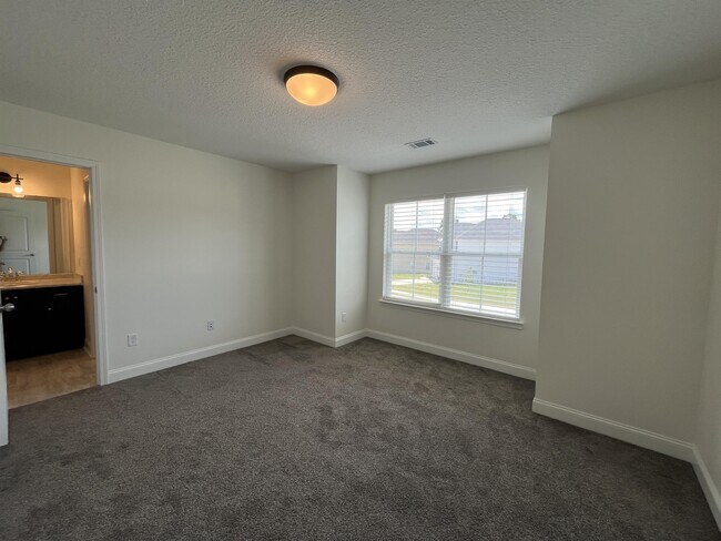 Building Photo - 679 Fairview Cir
