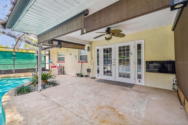 Building Photo - 950 Emerson Dr