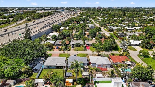 Building Photo - 554 NW 46th St