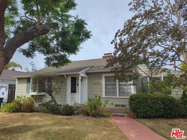 Primary Photo - 4457 Simpson Ave