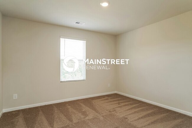 Building Photo - 3 Bedroom Pet-Friendly Home in Zebulon, NC with Main Street Renewal