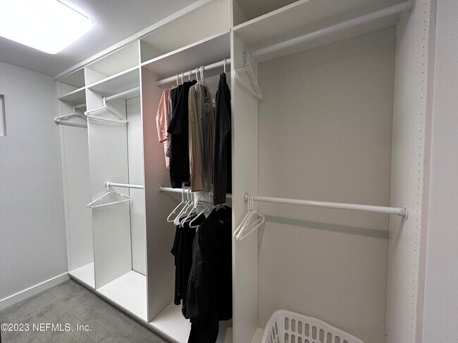 Building Photo - 937 Espinado Ave