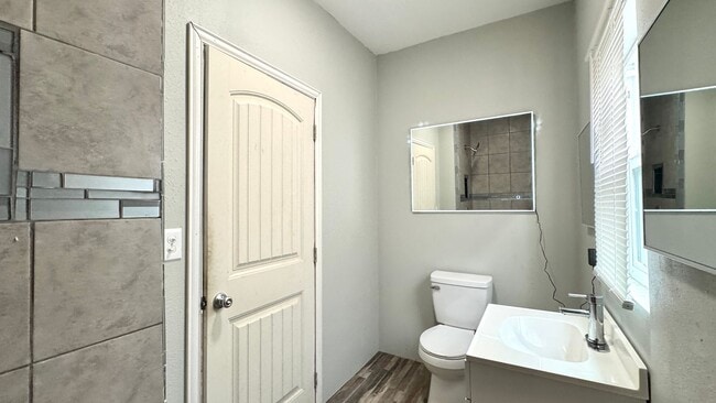 Building Photo - Charming 3-Bed, 2-Bath Home with Bonus Storage!