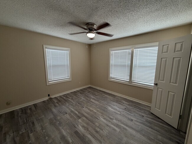 Building Photo - 4016 32nd St