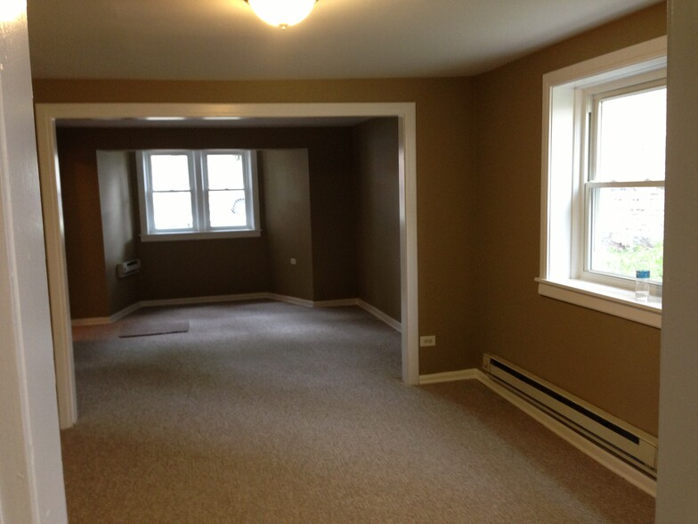 Building Photo - 2838 N Drake Ave