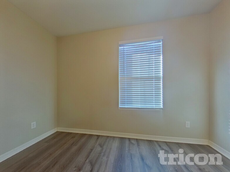 Building Photo - 11641 N 165th Ln