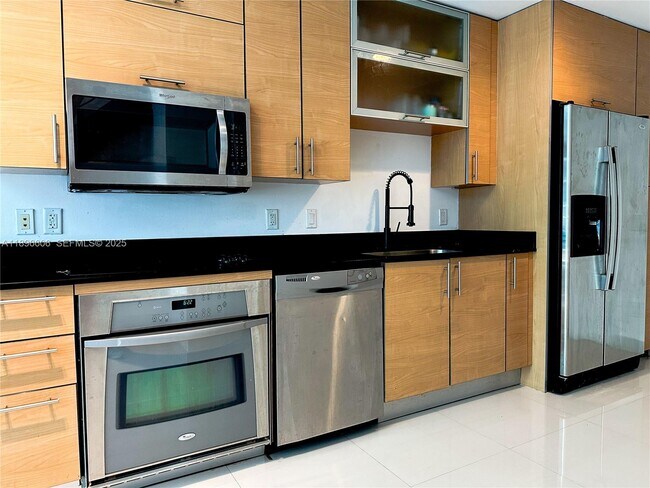 Building Photo - 60 SW 13th St