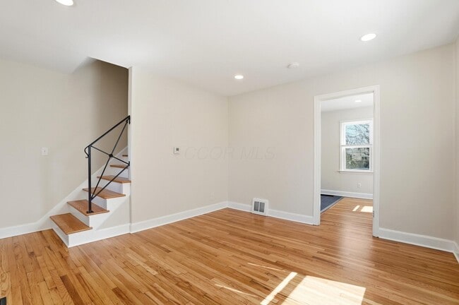 Building Photo - 1654 Ashland Ave