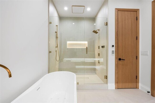 Building Photo - 1736 Cox Rd