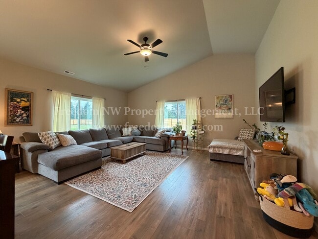 Building Photo - 17315 Pendleton St SW