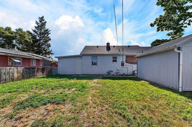 Building Photo - 3 Bedroom, 1 Bathroom Home in Caldwell