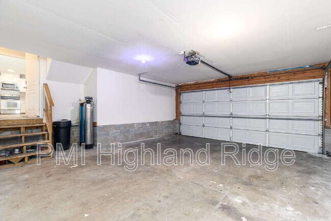 Building Photo - 2414 Lismore Dr