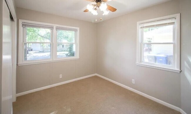 Building Photo - 3904 Bowdoin St