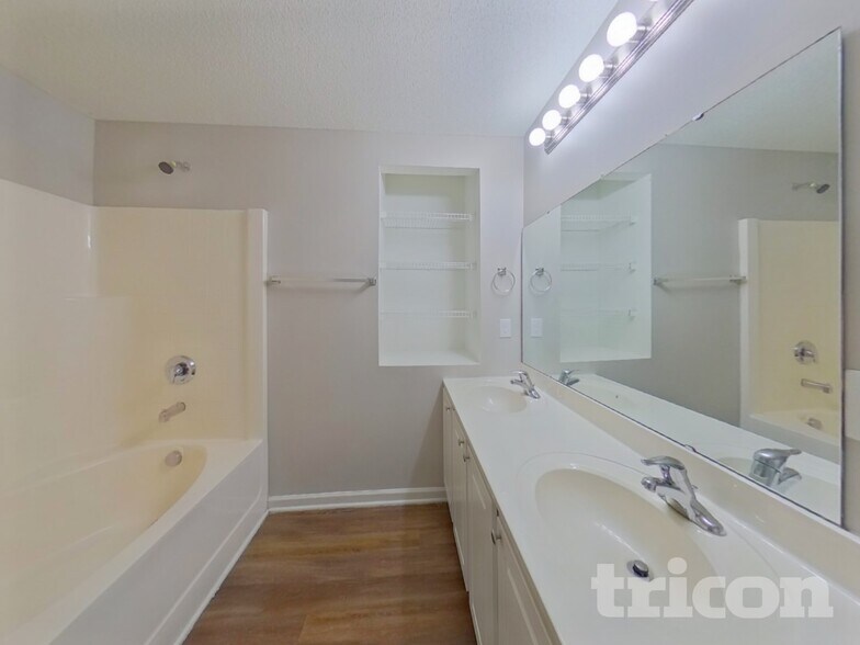 Building Photo - 216 Meyer Ln