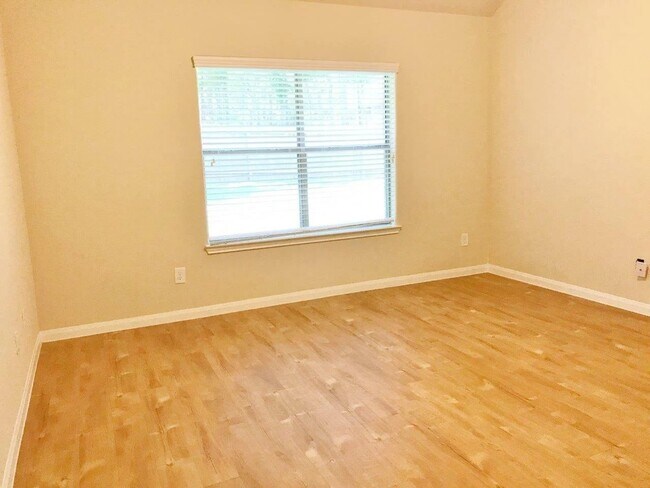 Building Photo - 13633 Hidden Valley Dr