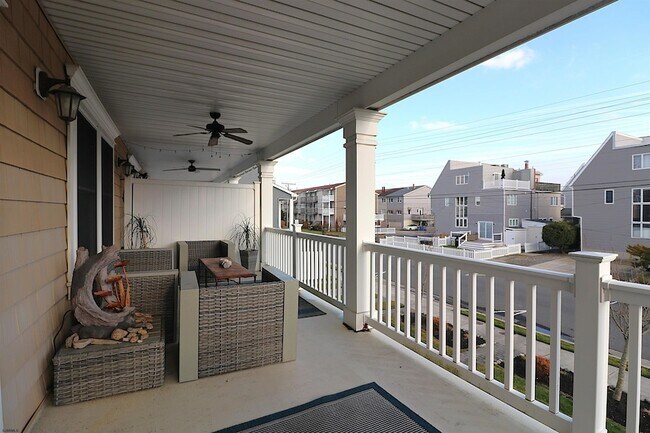 Building Photo - 9505 Monmouth Ave