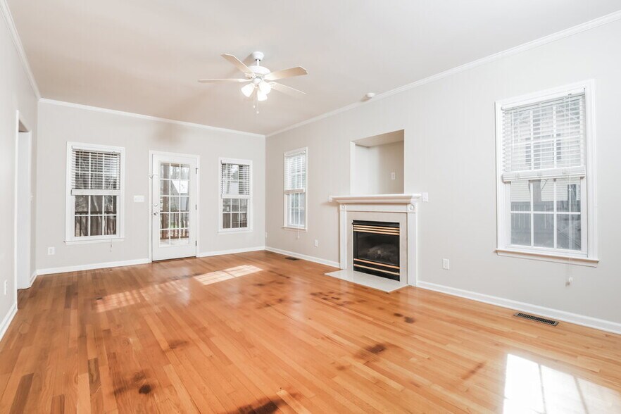 Building Photo - 1204 Cleason Ct