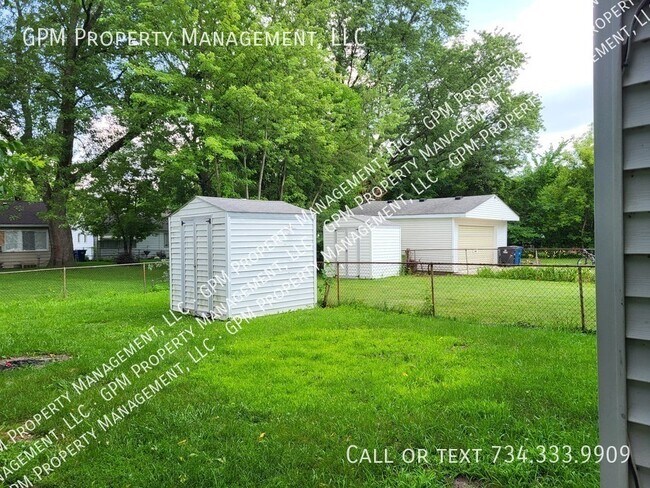Building Photo - 32258 Oscoda Ct