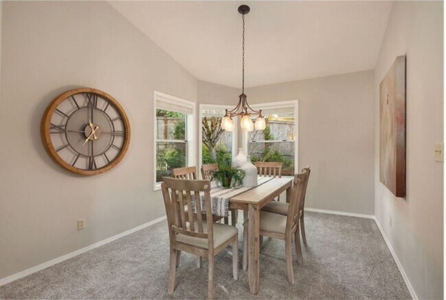 Building Photo - Exceptional home on a quiet cul-de-sac in ...
