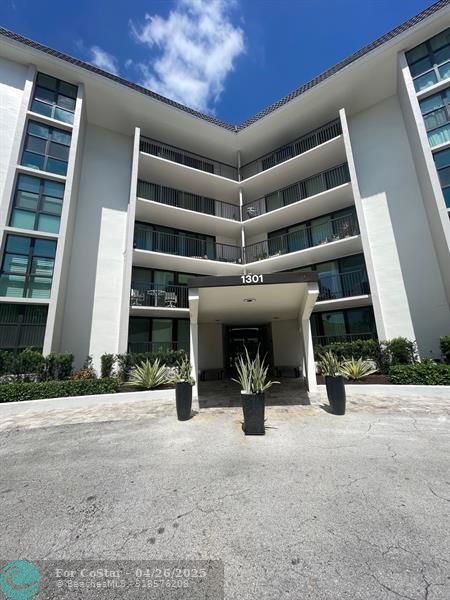 Building Photo - 1301 River Reach Dr