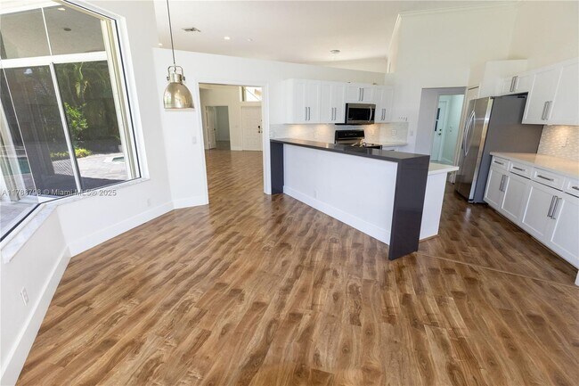 Building Photo - 280 Landings Blvd