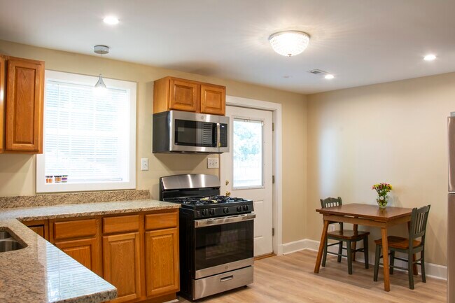 Kitchen - 714 Spring St