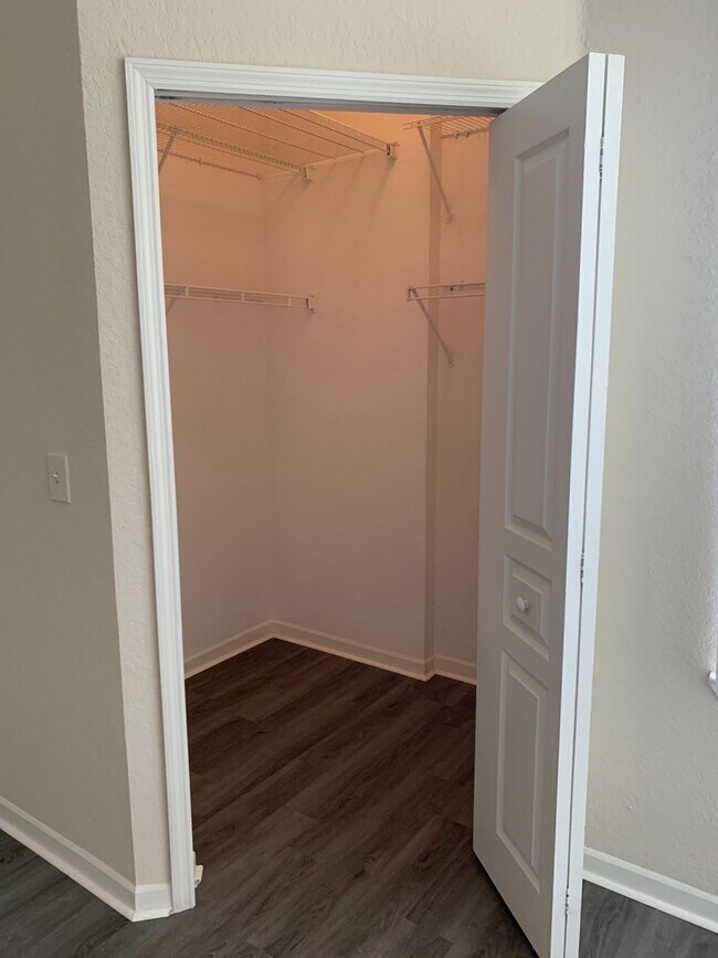 Building Photo - One Bedroom For Rent in New Tampa!