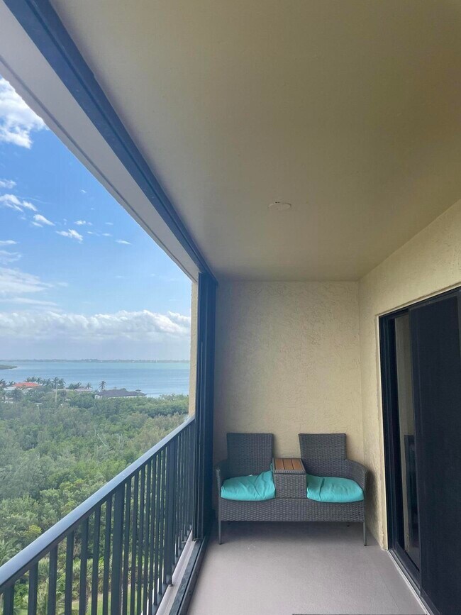 Building Photo - 801 S Ocean Dr