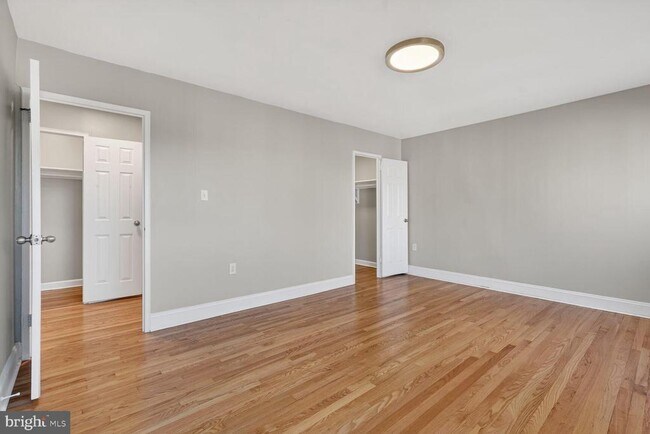 Building Photo - 1200 S Arlington Ridge Rd