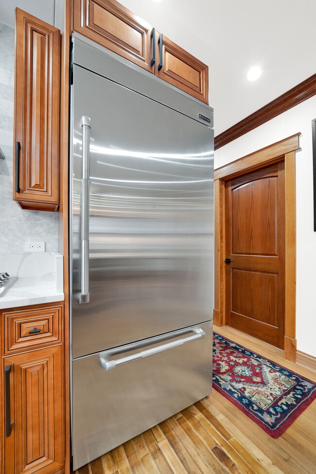 Building Photo - 1226 S 60th Ct