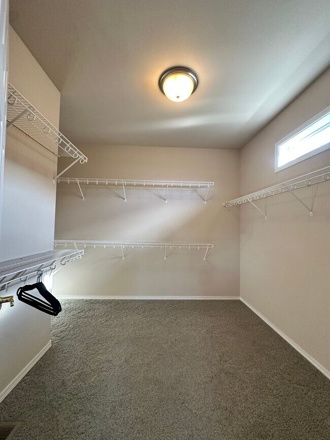 Building Photo - Stunning 4 Bedroom Briarwood Home with City View - MOVE IN SPECIAL $200 OFF