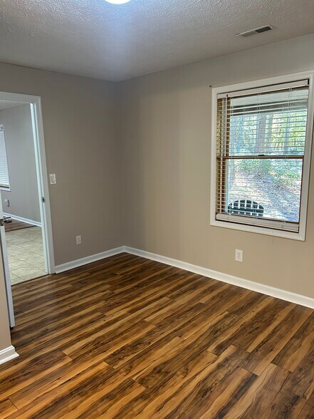 Building Photo - 22889 Kimberly Ct