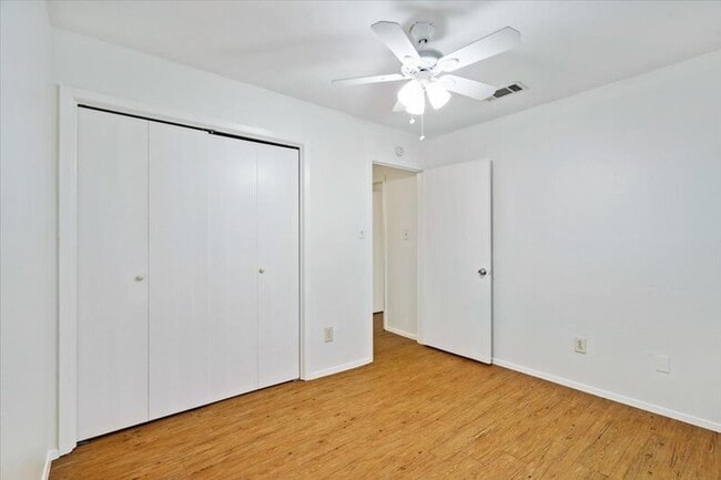 Building Photo - 1313 Southport Dr