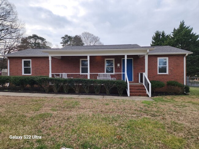 Primary Photo - Charming 3BR Refurbished House in Gastonia