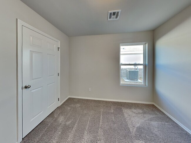 Building Photo - 1029 E Stetson Ln