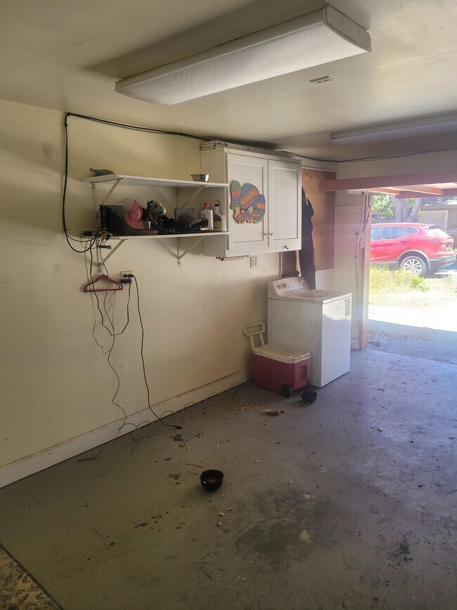 Building Photo - 1941 Nancy Ave