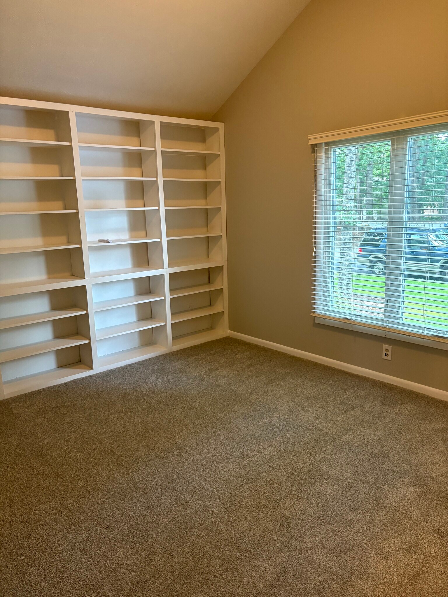 3rd bedroom - 12913 Church Ct