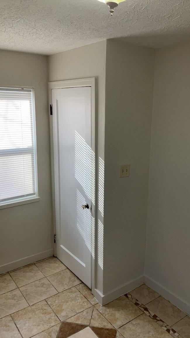 Building Photo - 514 Ethel Ave