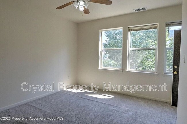 Building Photo - 2701 Midland Ave