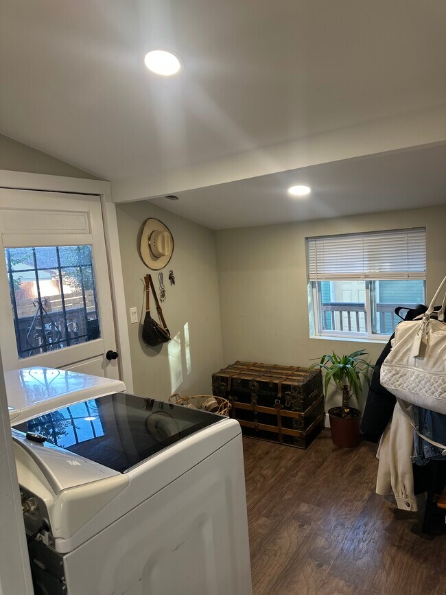 Building Photo - 3601 W Pikes Peak Ave