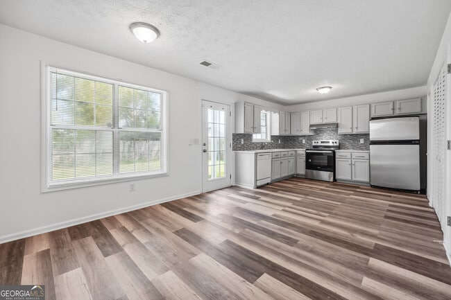 Building Photo - 3758 Westchase Dr
