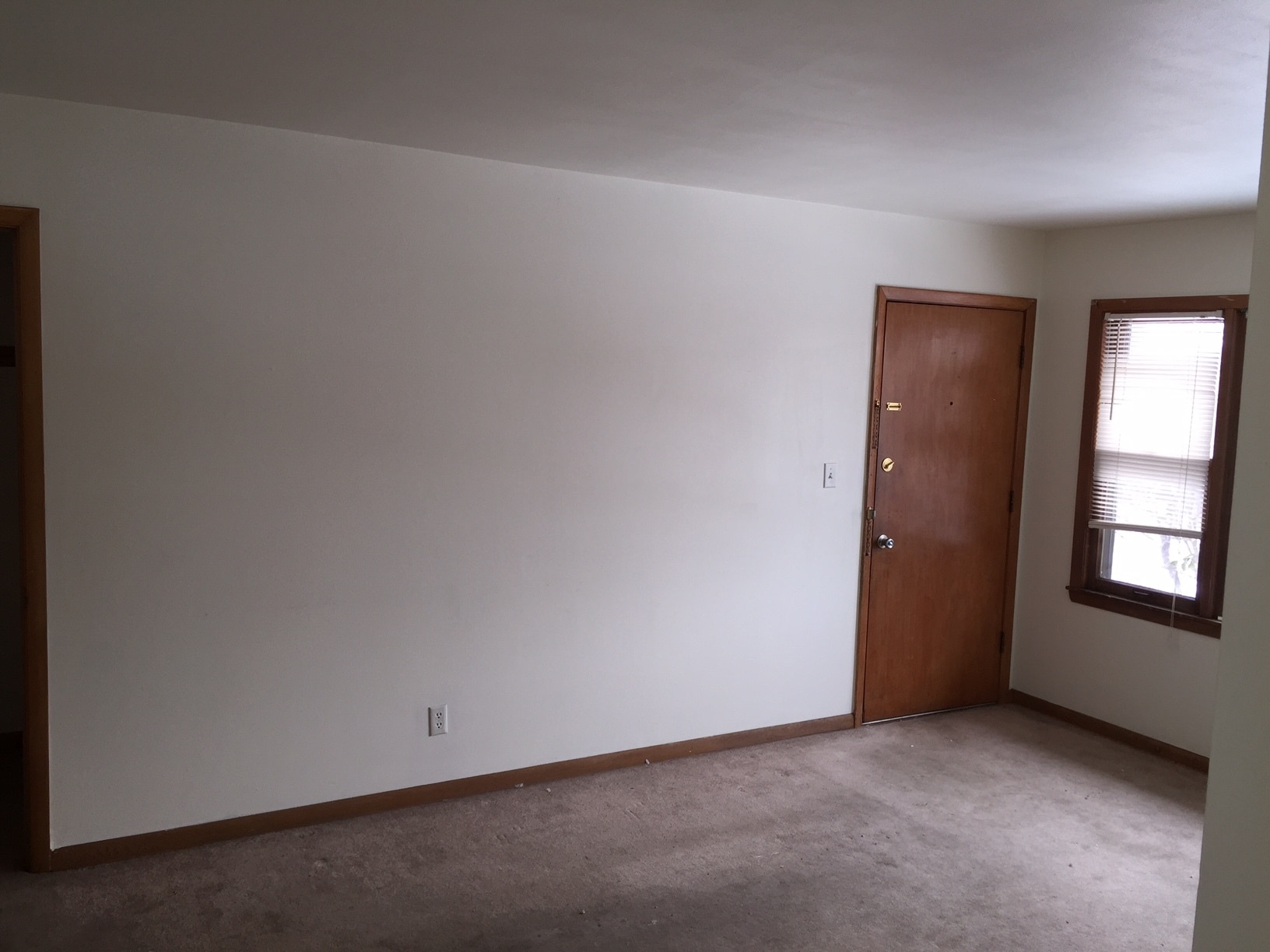 Building Photo - 926 Blackstone Ave