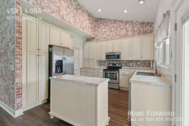 Building Photo - 800 Palomino Ln