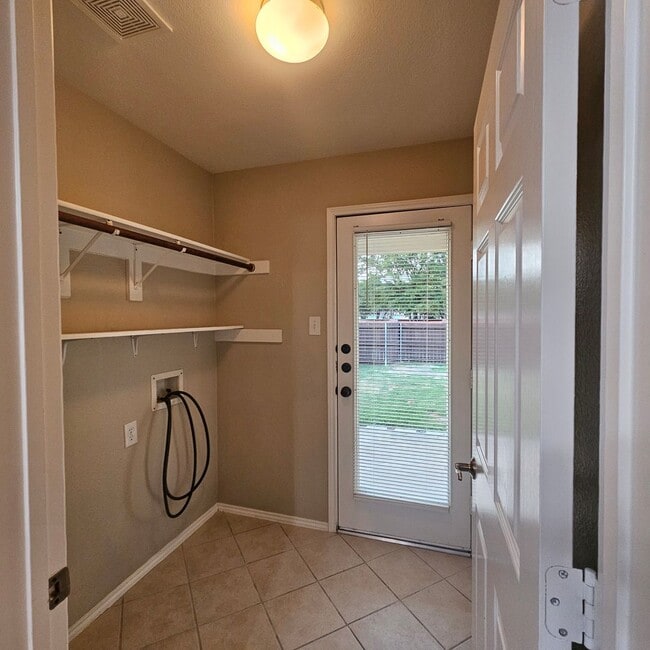 Building Photo - Pine Ridge Estates